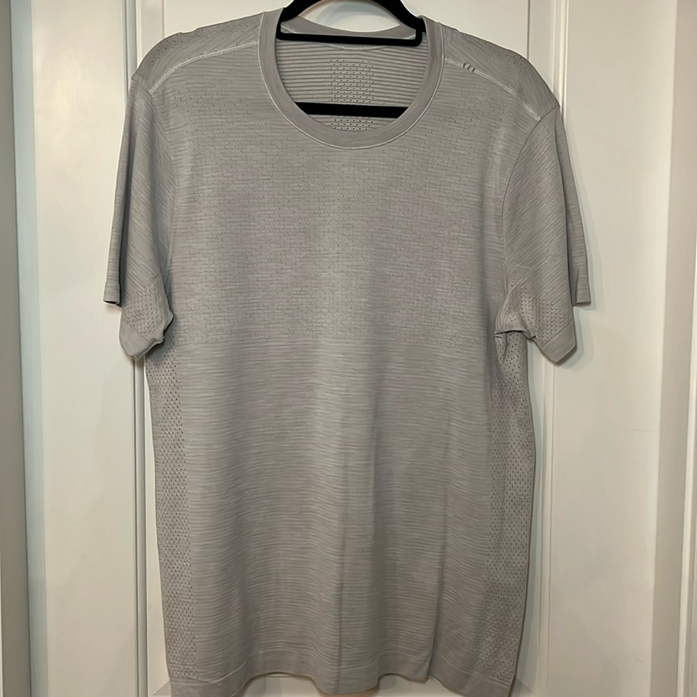 Men’s Lululemon workout shirt